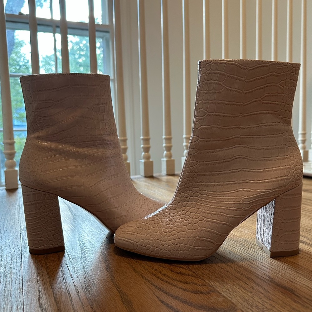 Light pink booties- size 8